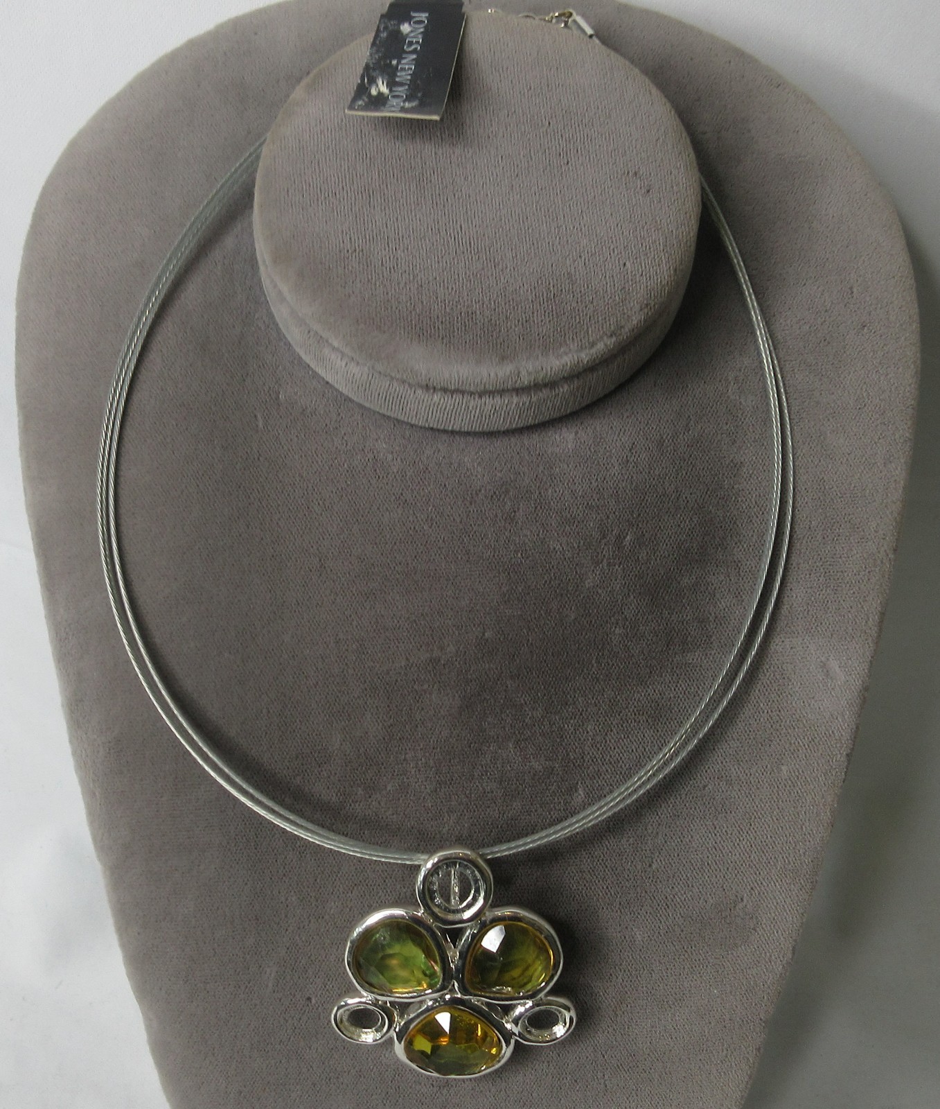 Jones New York Choker Necklace & Pendant Silver Tone Green & Yellow 17″-19″ NWT