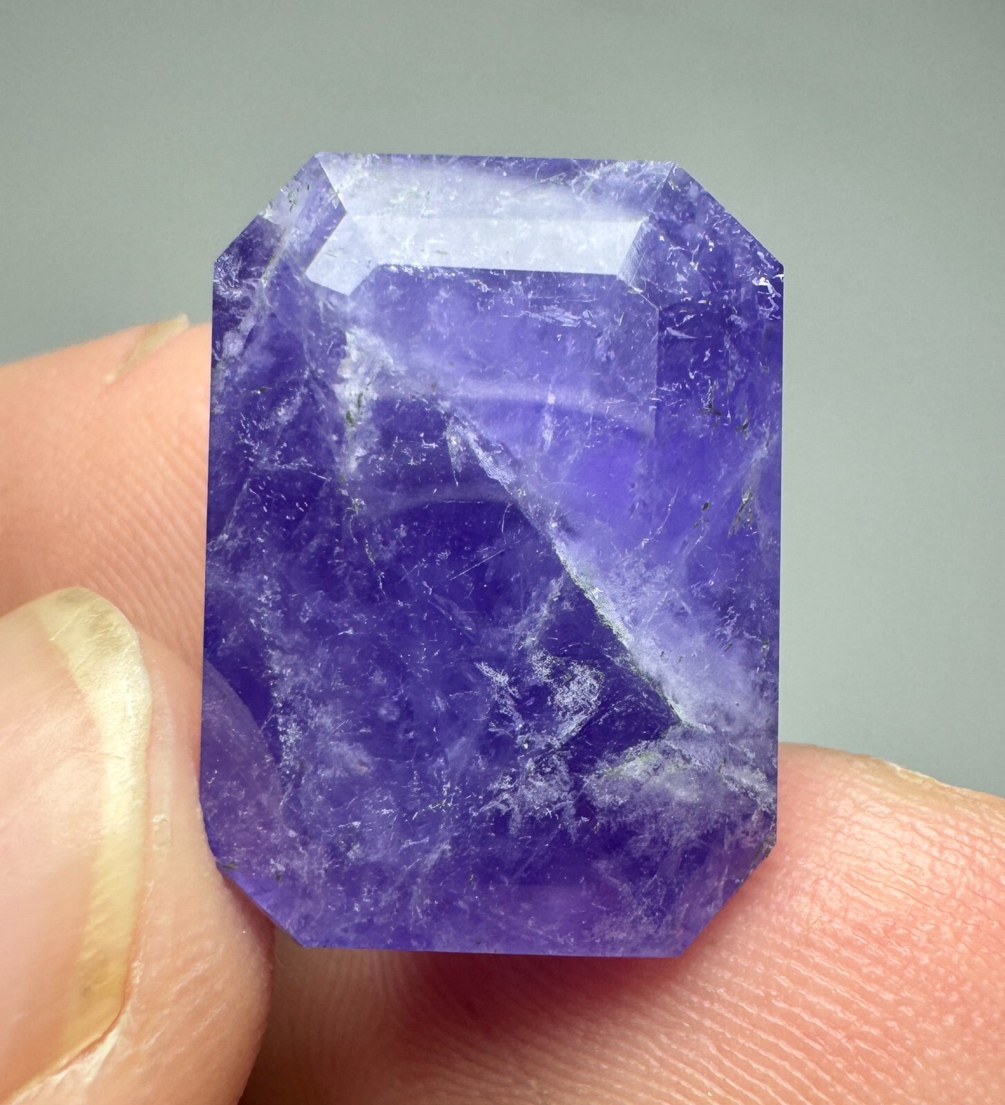 17 Carat Fluorescent Phosphorescent Tenebrescent Hackmanite Cut Gemstone.