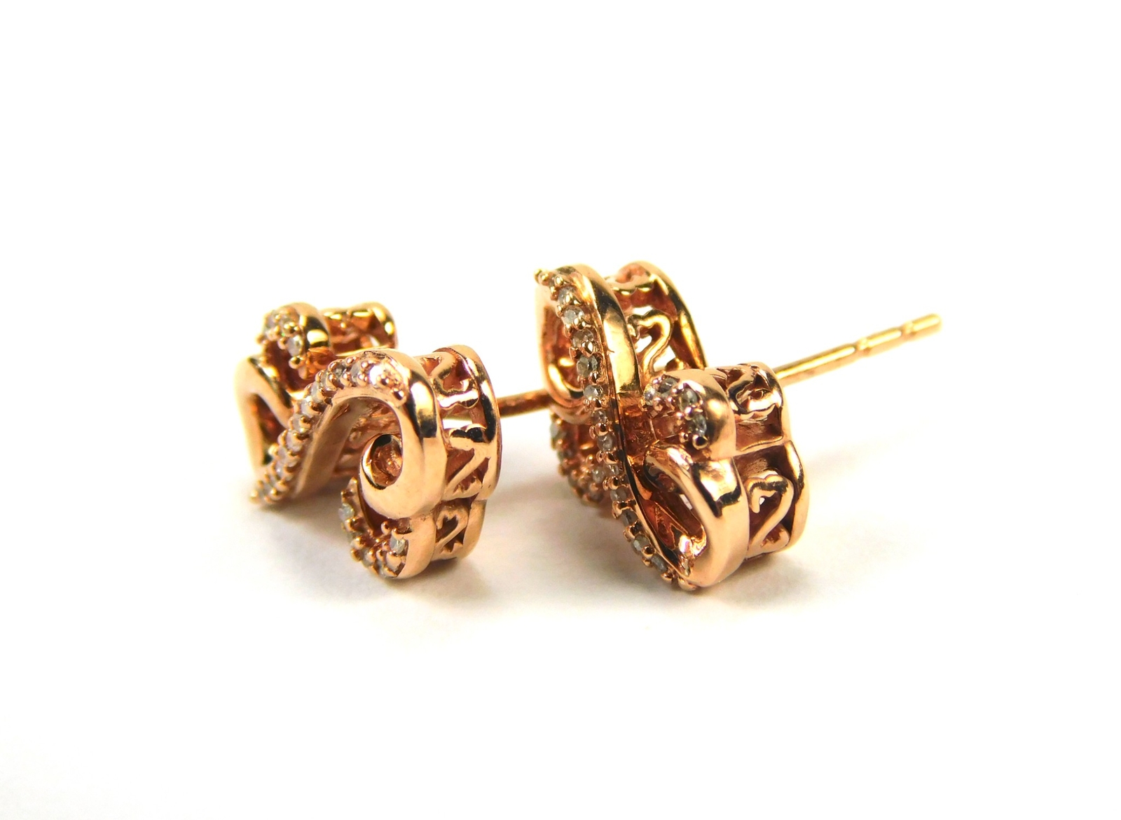 Beautiful 10K Rose Gold Diamond Designer’s Marked Stud Earrings Jewelry