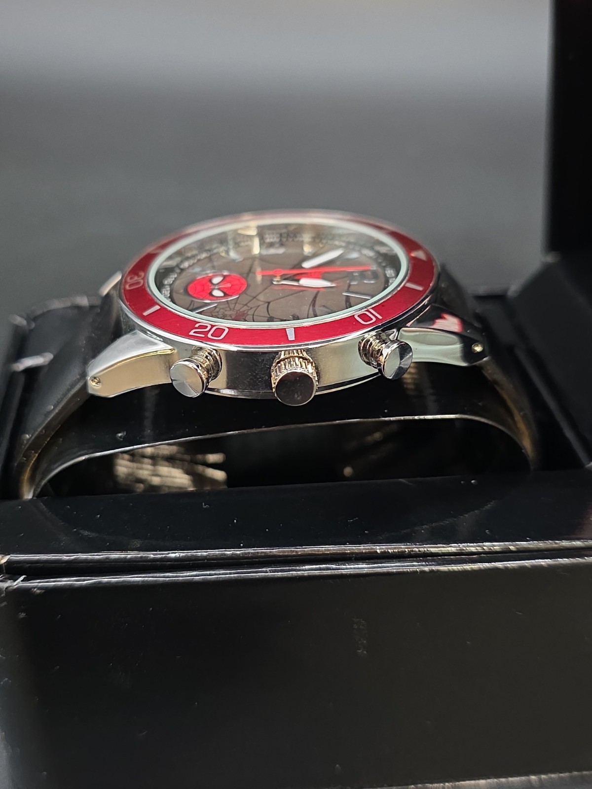 Marvel Spiderman Dial Quartz Wristwatch Black Strap Unisex w/Box
