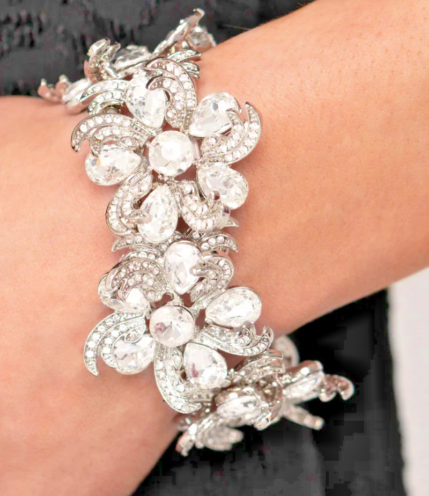 Paparazzi FLOWER ~ INDULGENT IDEAL 💎 WHITE Zi Collection Bracelet ~ NWT