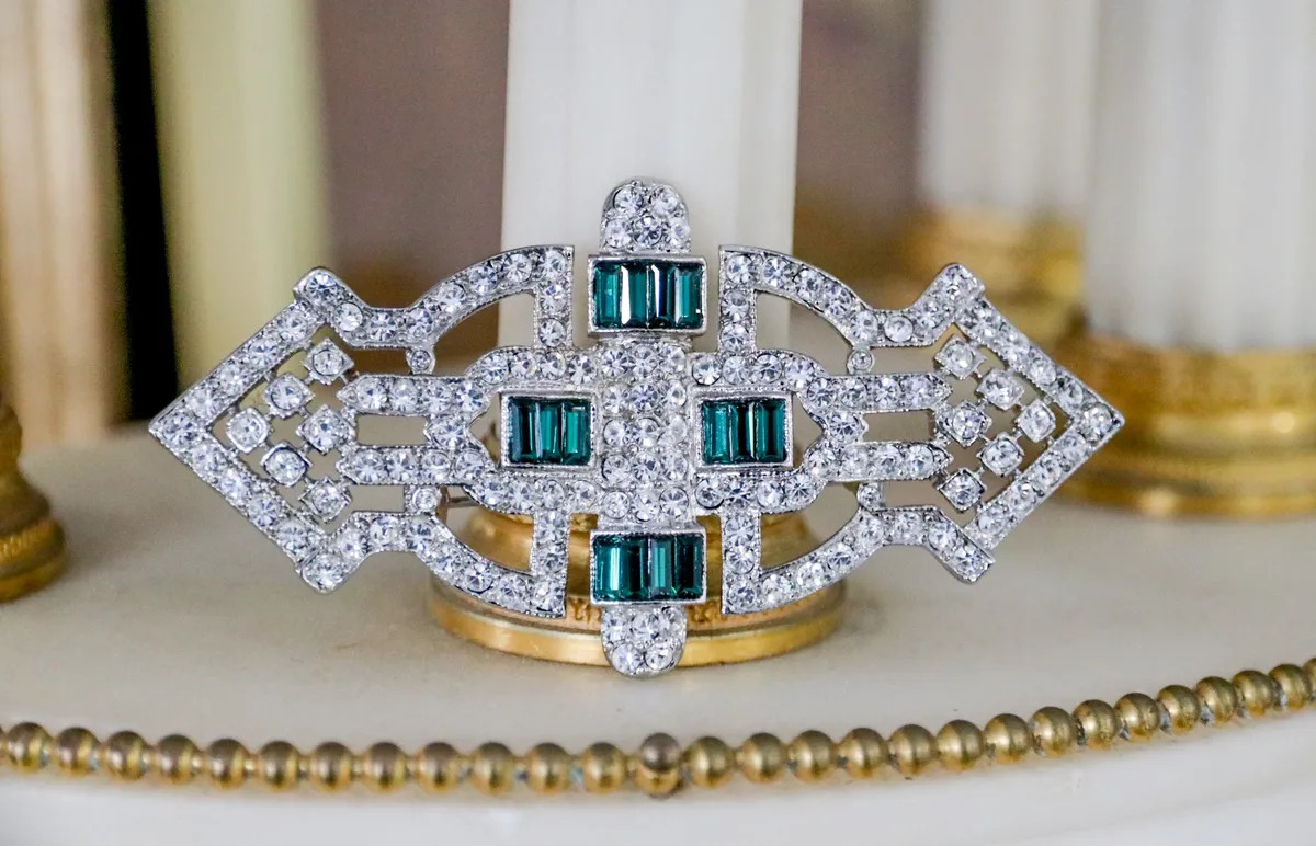 Kenneth Jane Lane Rhodium Plated Art Deco Emerald Crystal Pin