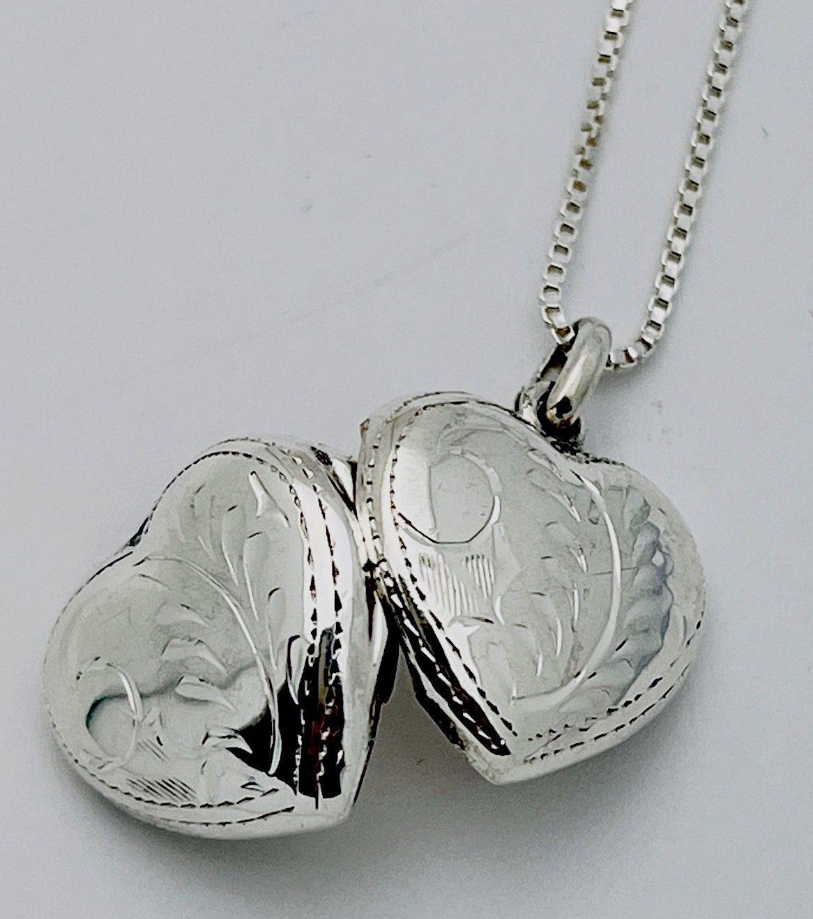 925 Sterling Silver 6.5 Gram Etched Heart Locket Necklace 18”