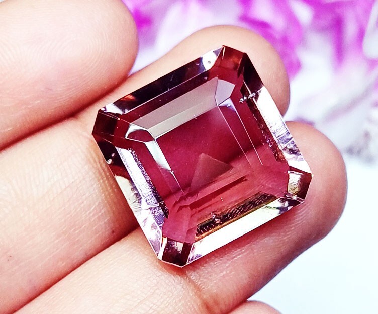 Color Change Quartz Loose Gemstone 21.25 Ct Certified With Free Gift