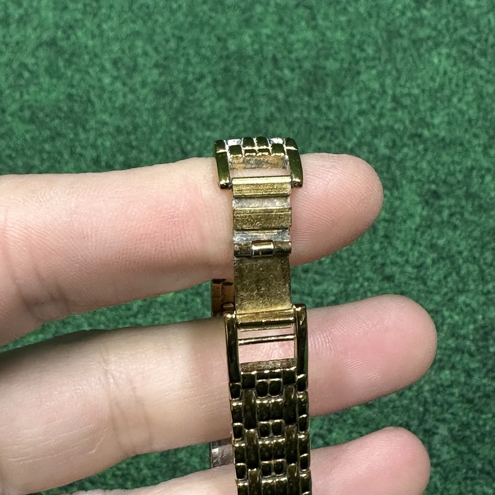 Vintage BULOVA Tank T8 Quartz NOT RUNNING