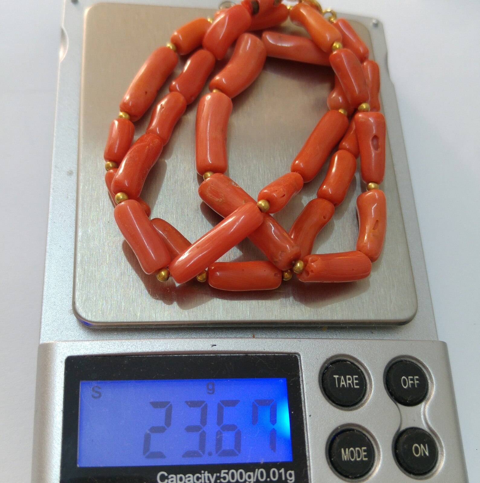 tube necklace, natural salmon coral, 18kt yellow gold, undyed