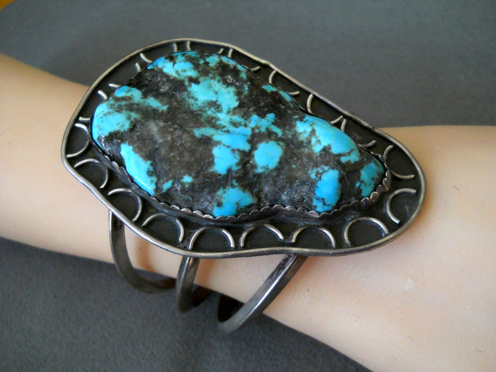 Native American Navajo Rich Blue Turquoise Nugget Sterling Silver Cuff Bracelet