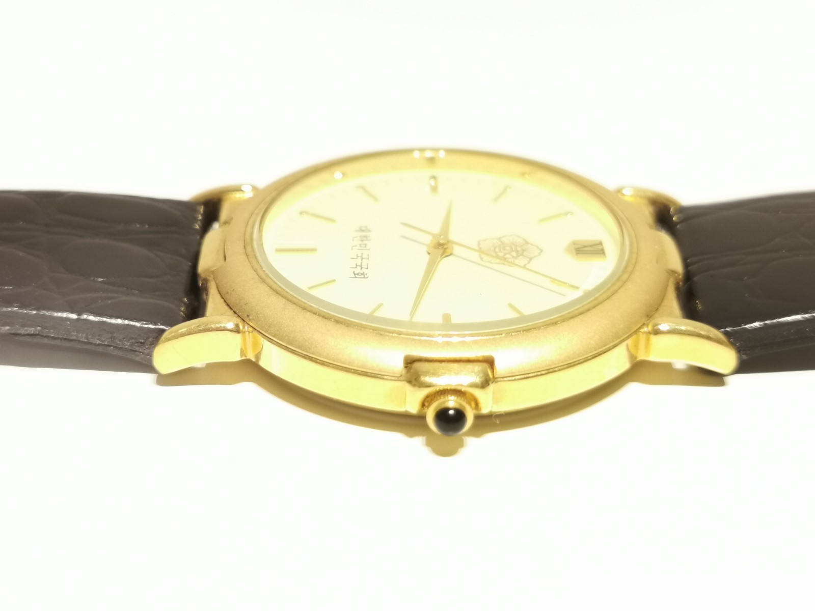 RETRO MEN’S WOMAN ADVERTISING NATIONAL ASSEMBLY REPUBLIC OF KOREA QUARTZ WATCH