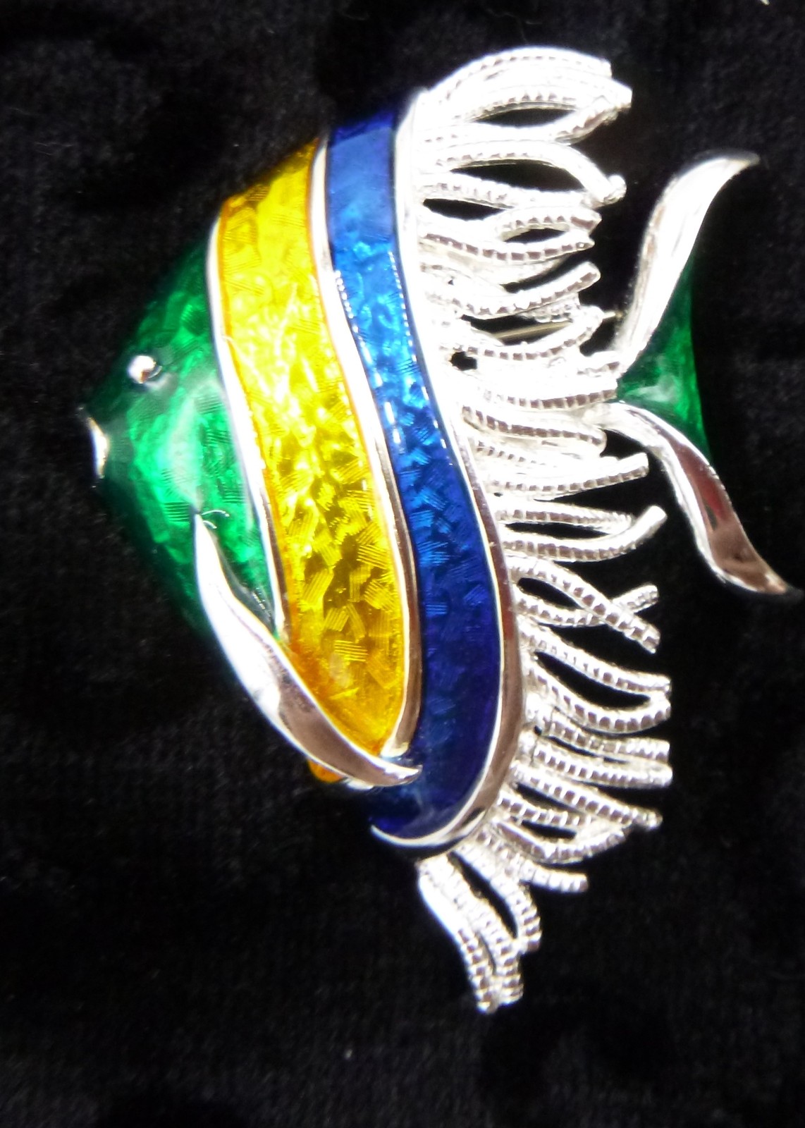 Vintage enamel FISH Pin BROOCH not signed silver tone