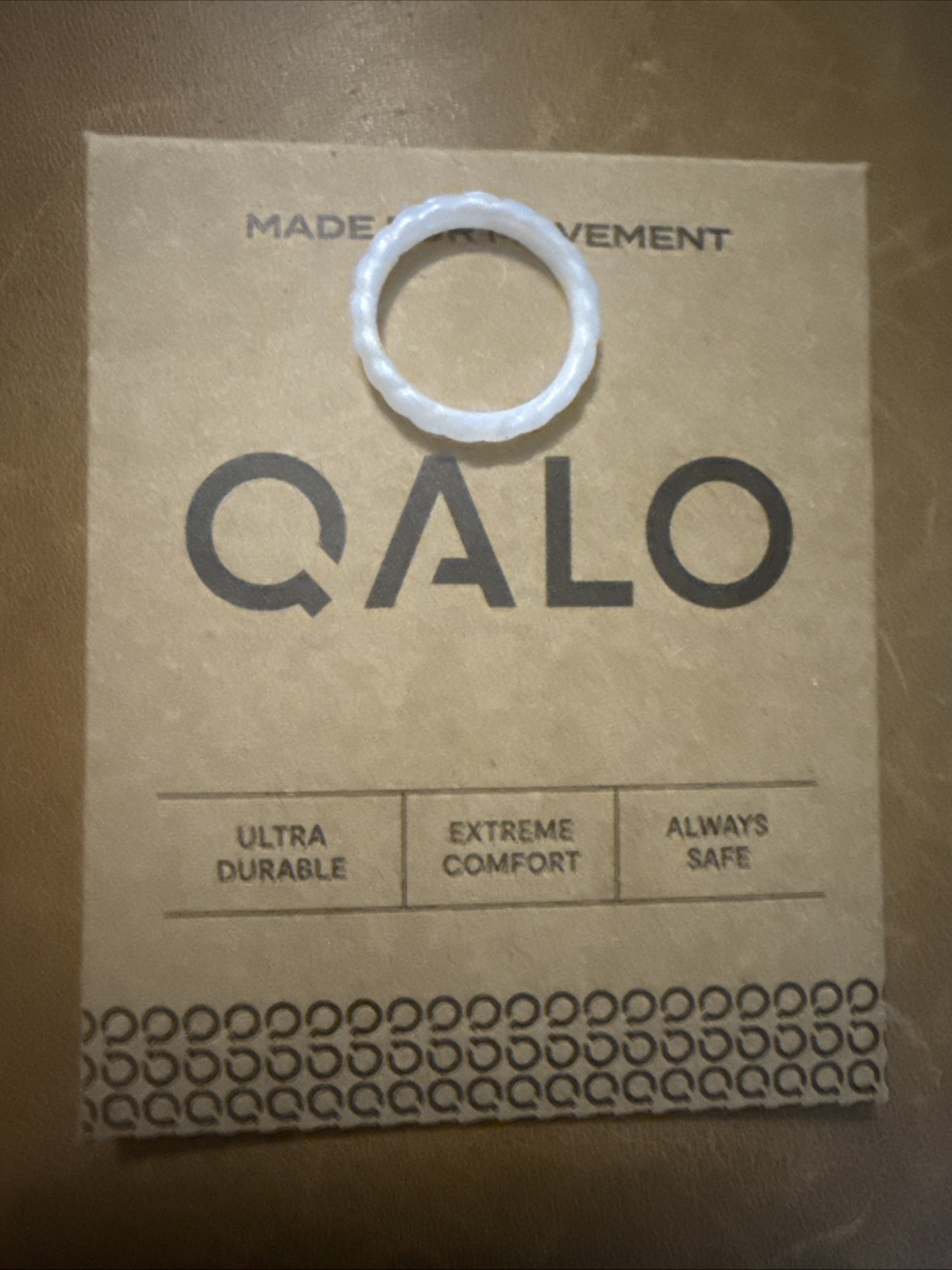 NEW QALO Pearl White Silicone Ring Stackable Twist Band Women’s Size 6