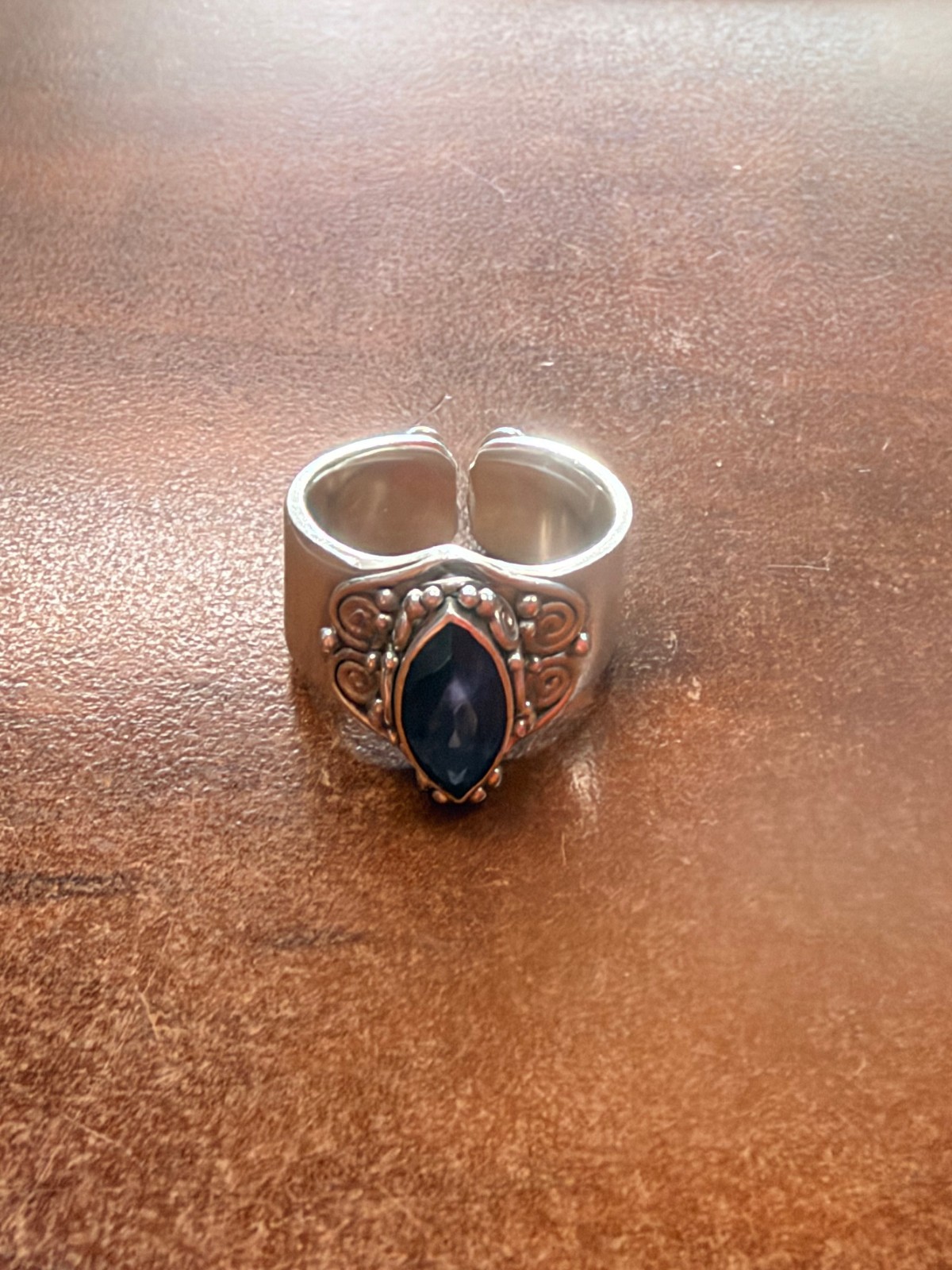 Sajen Sterling Silver Ring (Size 7.5+) with Natural iolite [076DUW]
