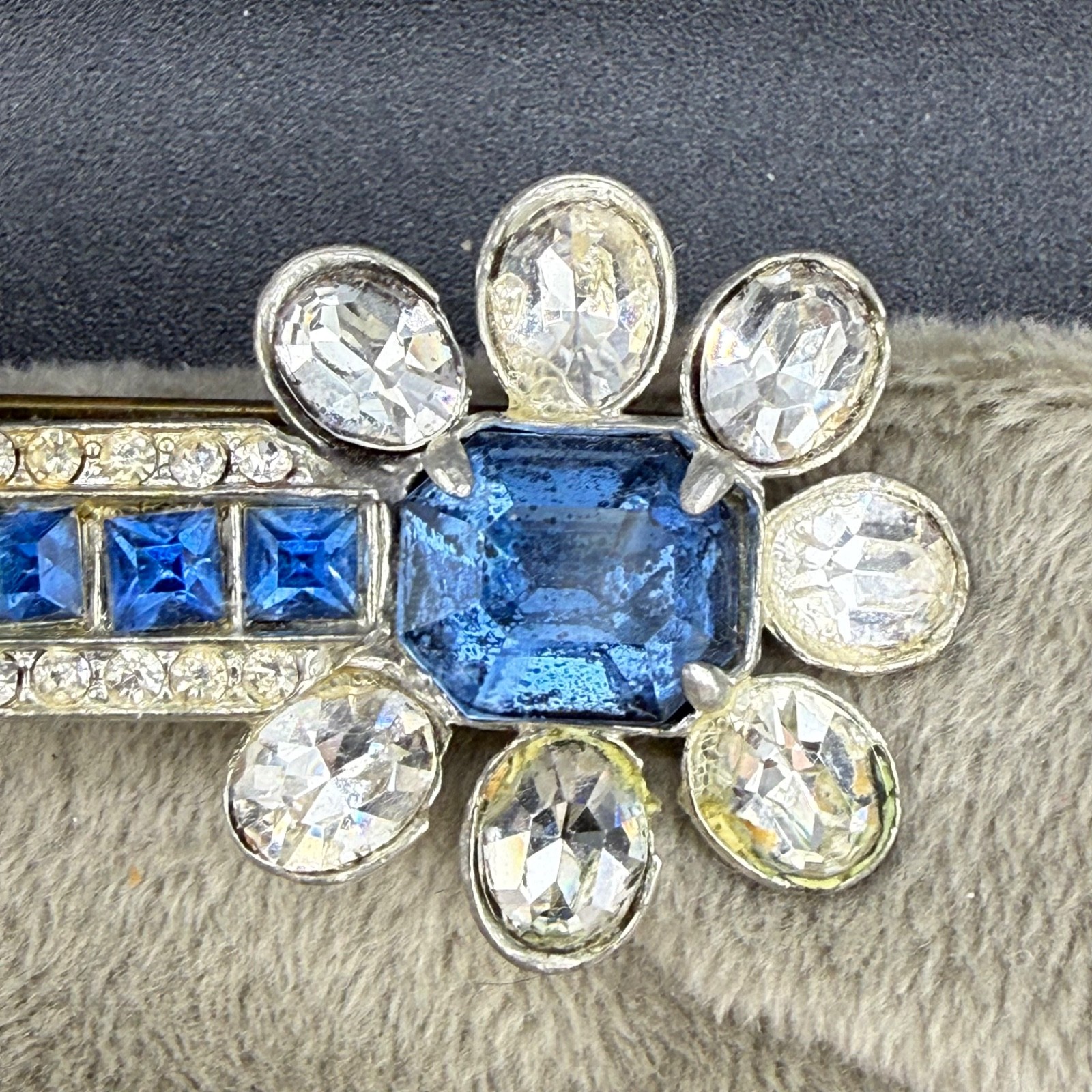 Vintage Art Deco Rhinestone Brooch Blue Silver Tone