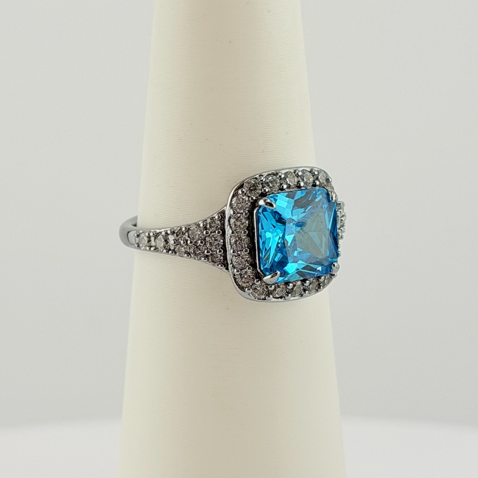 Bomb Party Ring Sz 10 “Sparkling With Love” Aqua Blue on Hematite RBP6657 RETRO