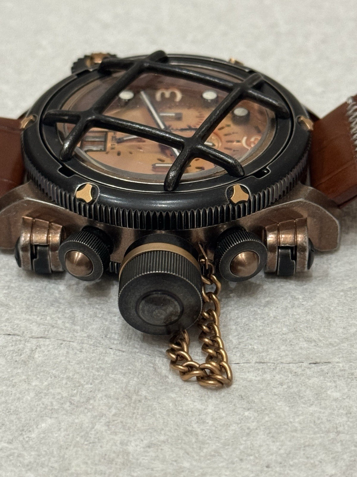 Invicta Russian Diver Nautilus 17354 Man’s Watch flame-fusion crystal no. 005403
