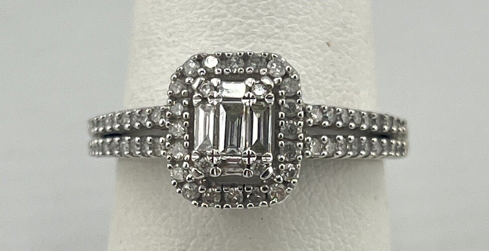 10k 3.17g White Gold Baguette Diamond Halo Ring Size 7.25 Beautiful!!!