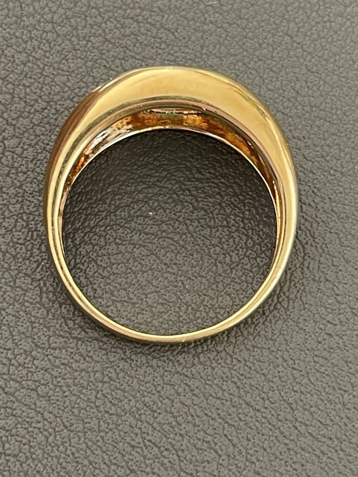 18KT Yellow Gold 0.60CT Emerald & 0.04CTW Diamond Ring. Size 7(K10)