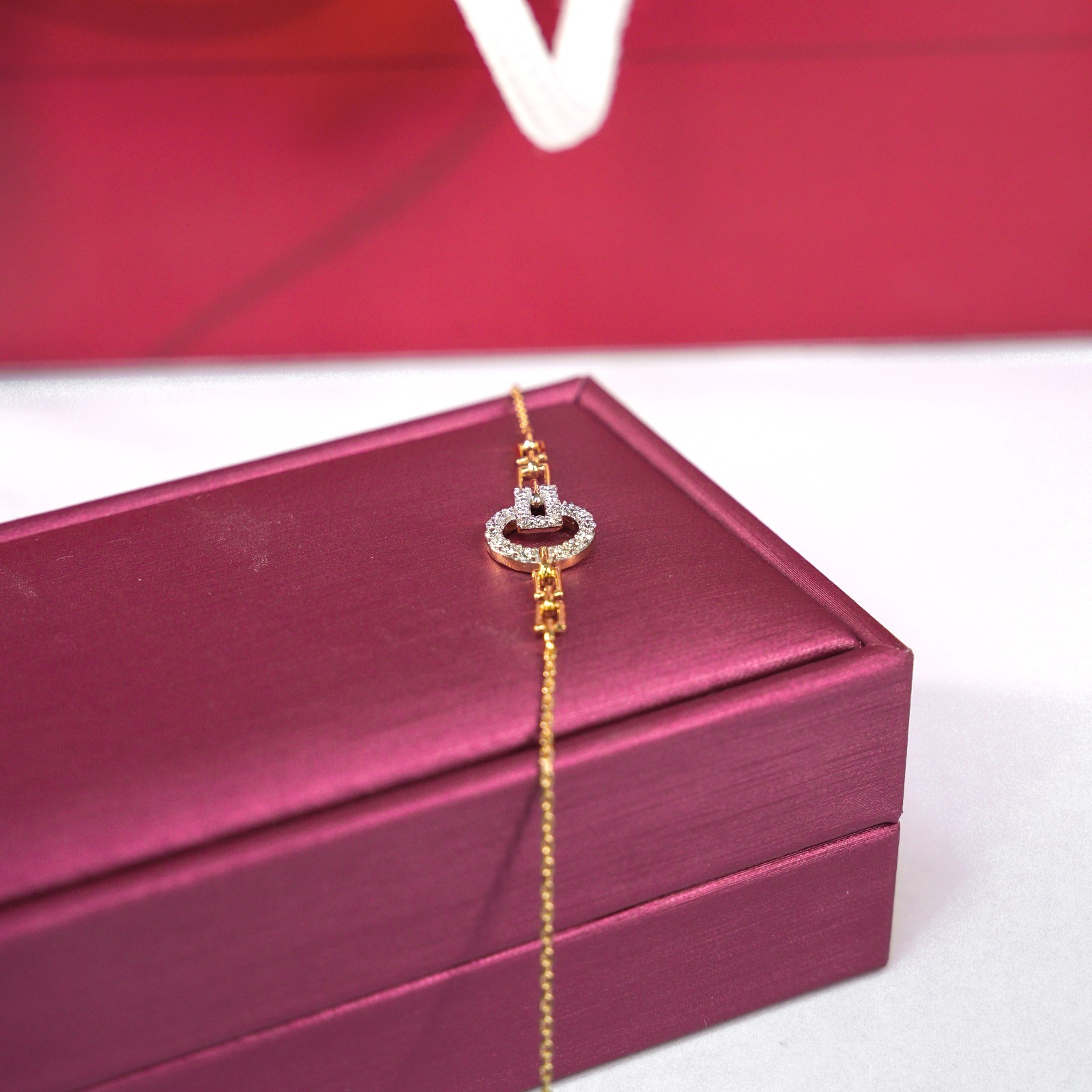 18 KARAT DIAMOND BRACELET| NATURAL DIAMOND | IGI CERTIFIED| YELLOW GOLD