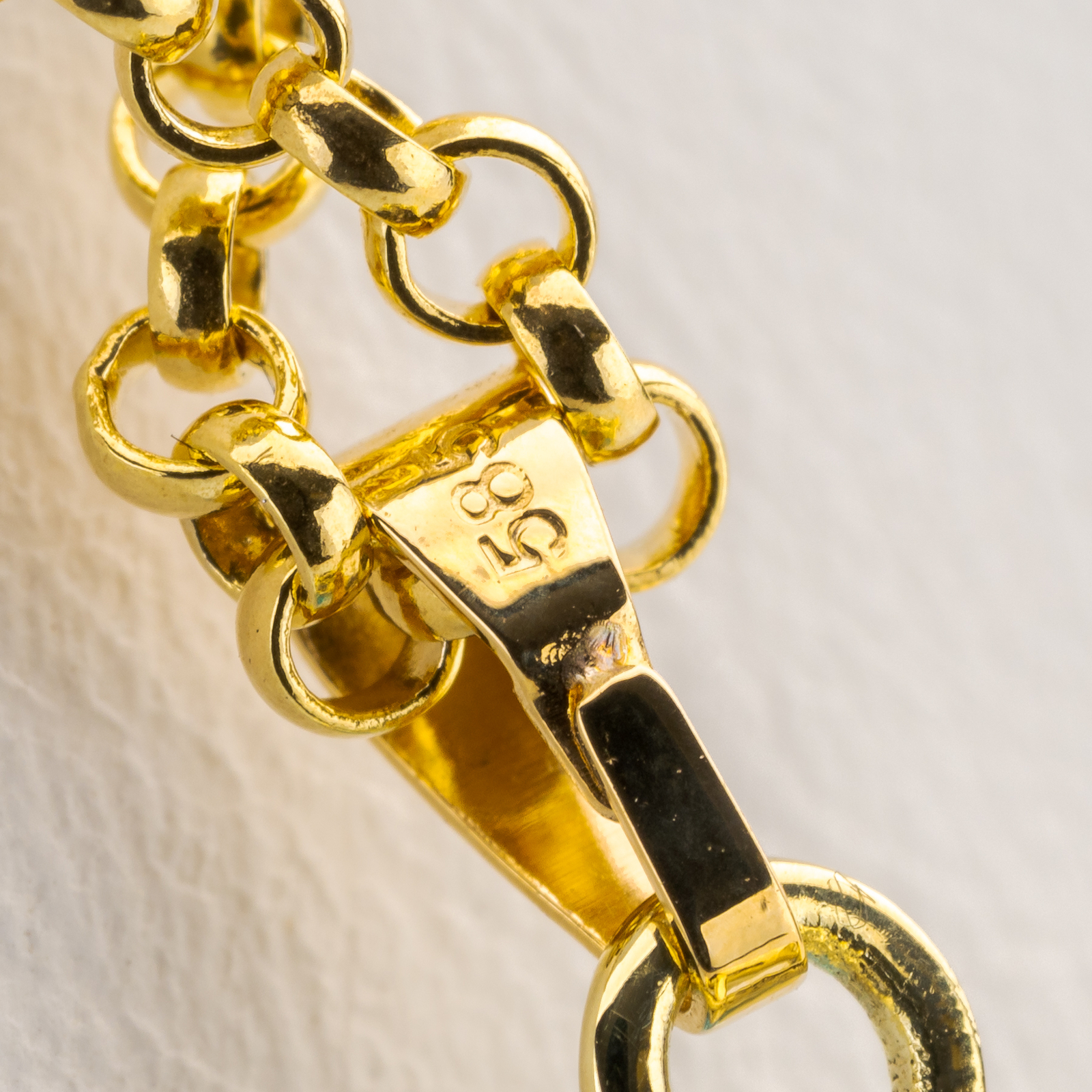 14k gold pendant with an aquamarine