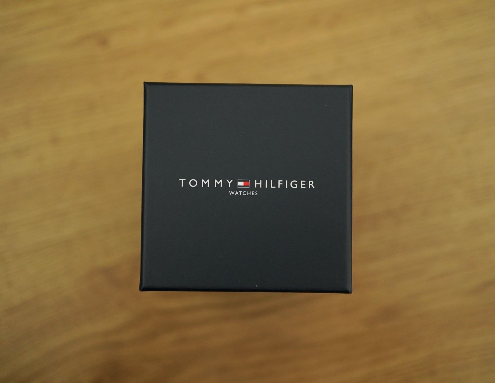 New Tommy Hilfiger White Steel With Silicone Strap Watch Mens 1791481 RRP £179