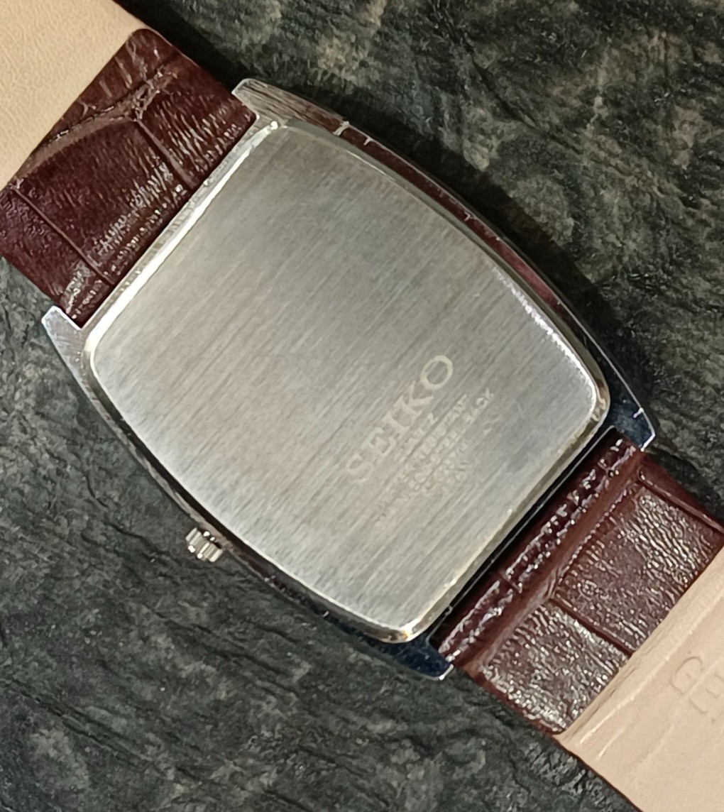 Seiko Quartz Slim Two Hands Dress Watch Classic Minimalist Wristwatch for Men