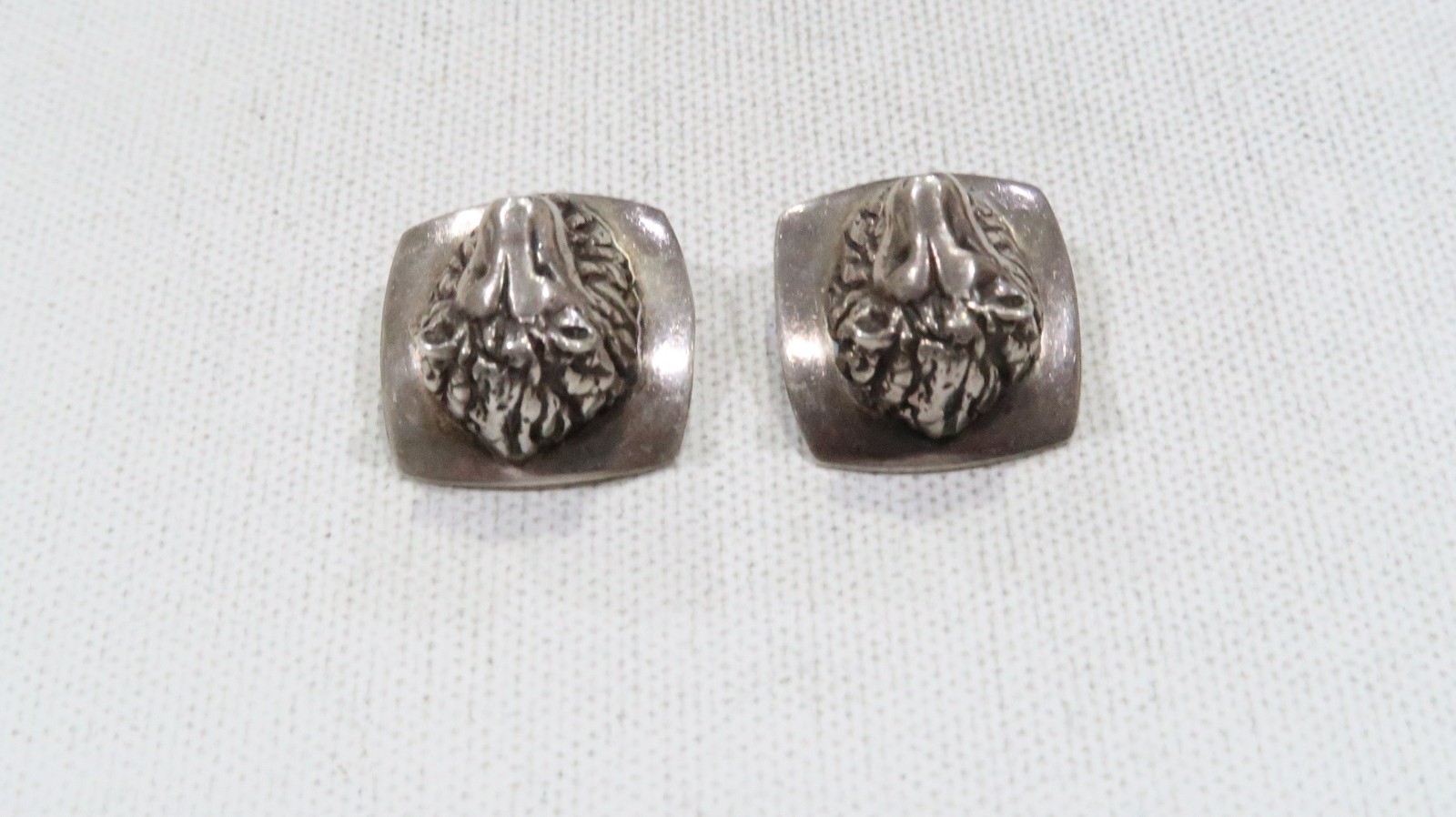 Rare Susan Cummings sterling lion endangered species Africa 925 clip on earrings