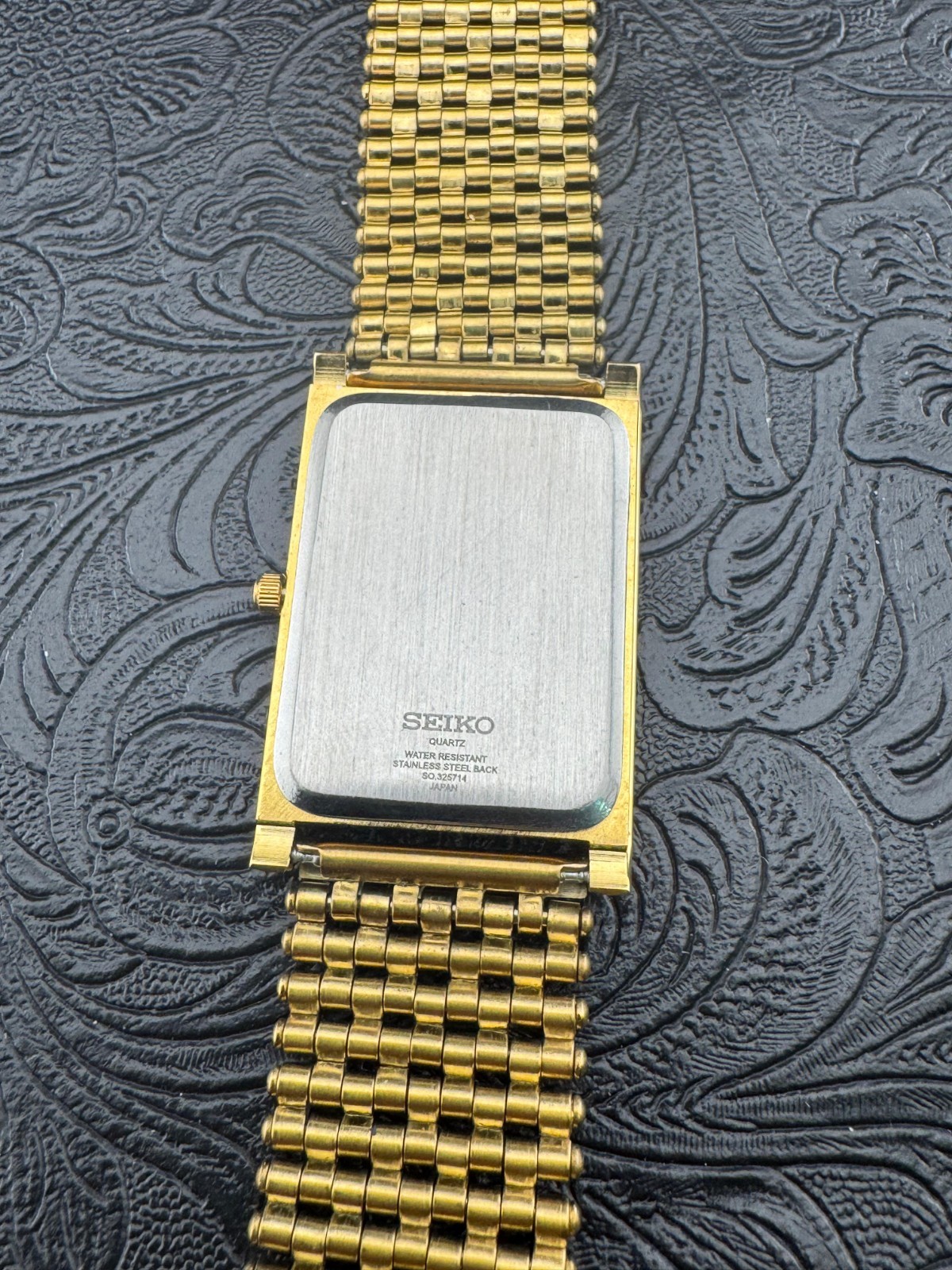 RARE GOLD RED Vintage Seiko Slim Quartz Gentlemen’s Wrist Watch