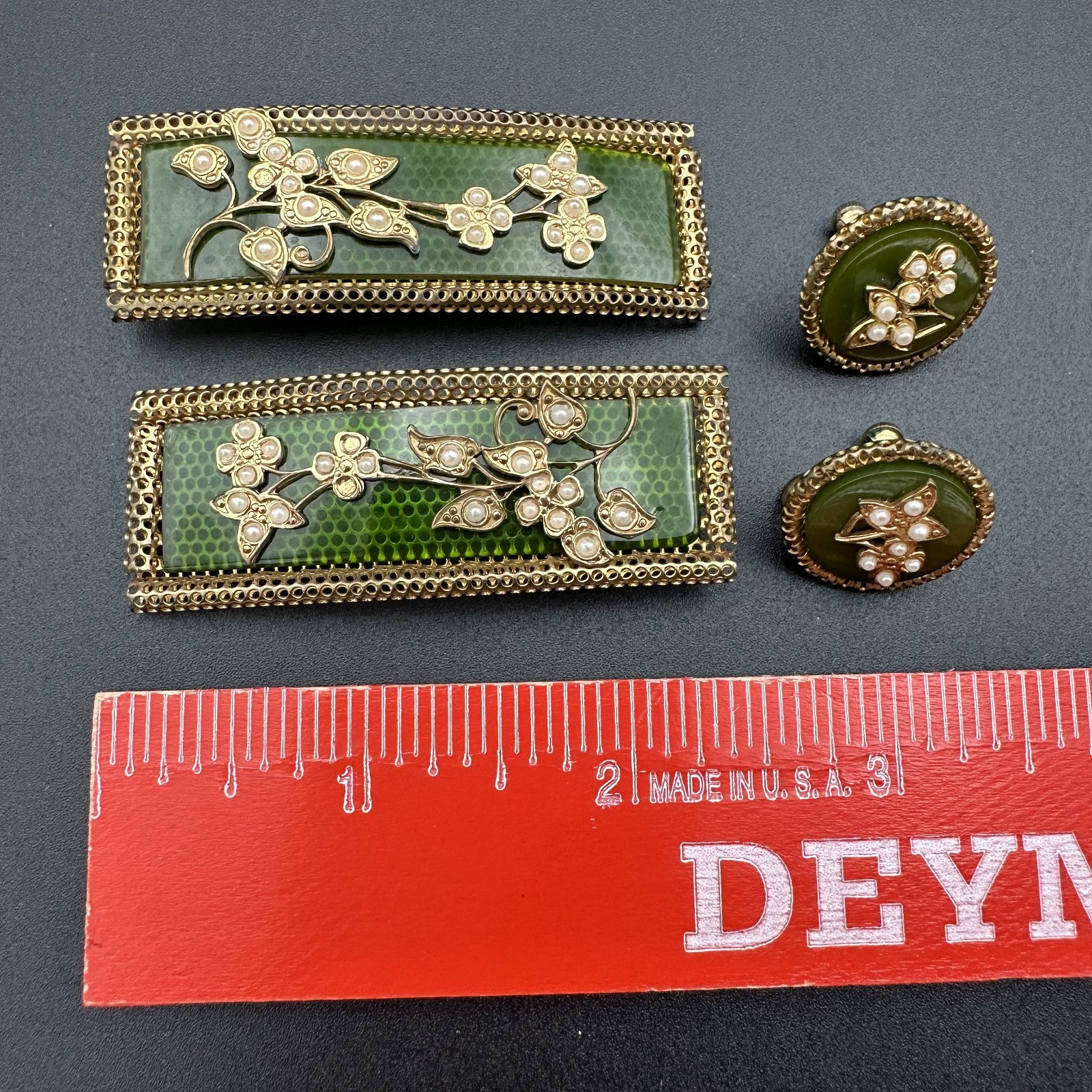 Vintage Green Lucite Gold-tone Faux Pearl Scarf Tie Dress Clip Brooch & Earrings