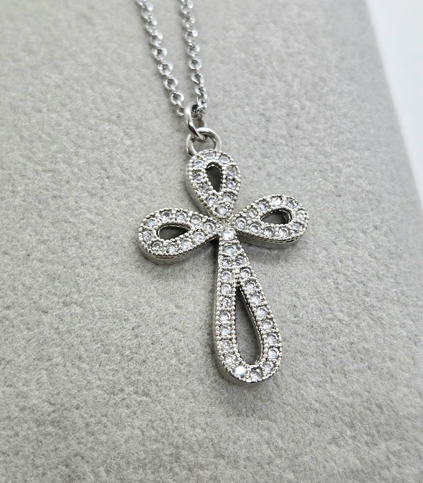 Alexa’s Angels Children’s Teen CZ Cubic Zirconia Silver tone Cross Necklace 16″