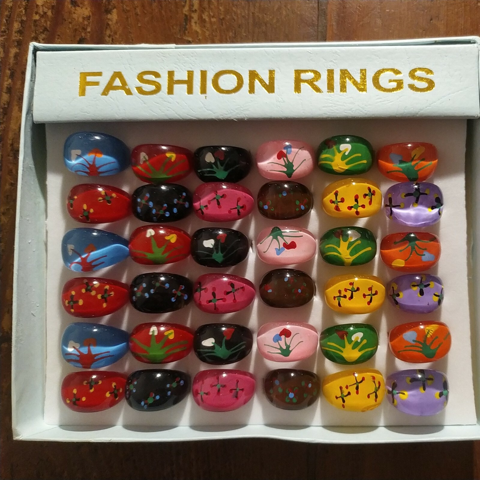 36 Resin Beach Rings – Super Colorful Pop Art – Various Mixed Sizes