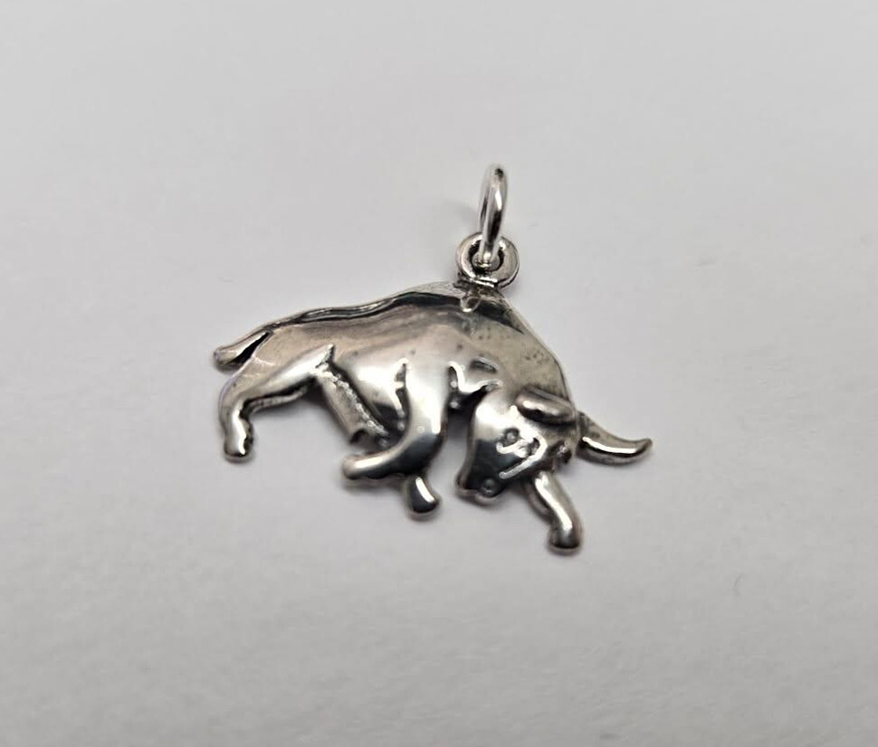 925 Sterling Silver Charging Bull Pendant Oxidized Finish 1 (25mm) Inch Tall