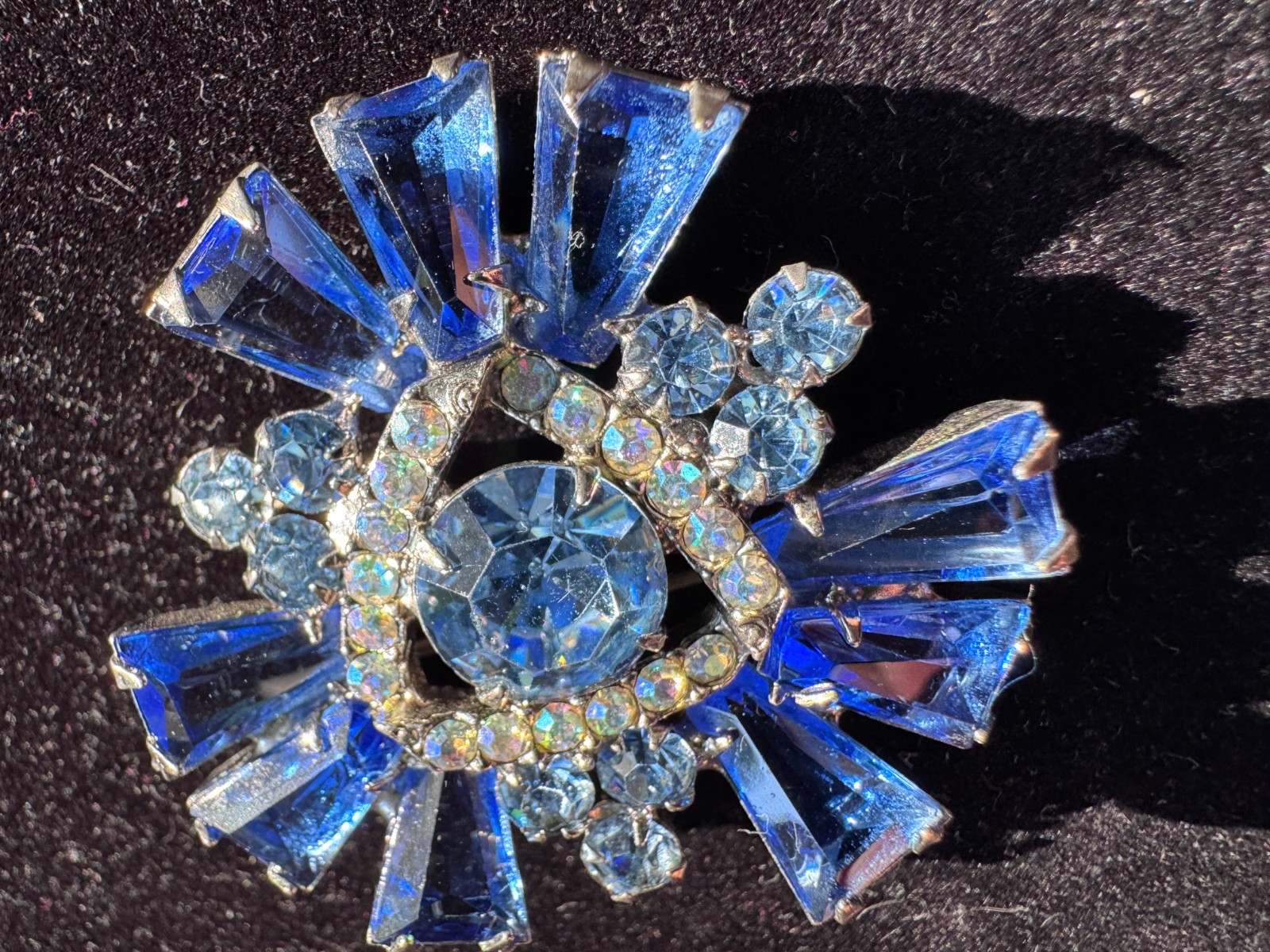Vintage Juliana D&E Blue Keystone Glass Blue & White Rhinestone Brooch 1960s