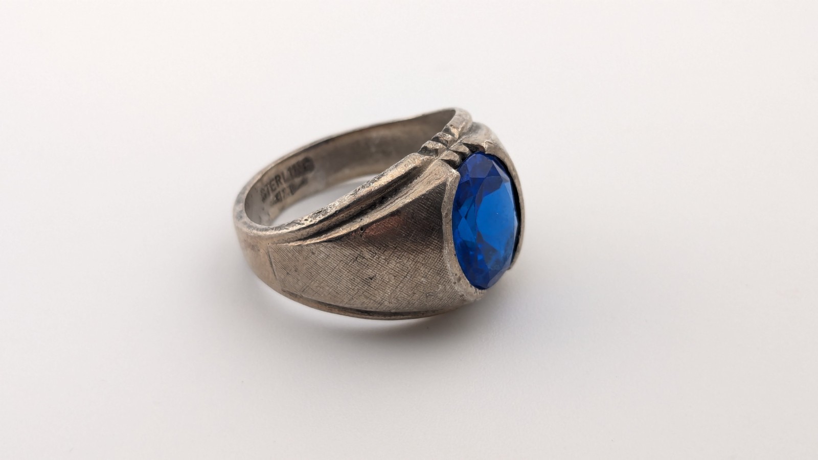 Vintage Sterling Silver Ring Deep Blue Stone Mens Signet C&C Size 9.25-9.5 READ