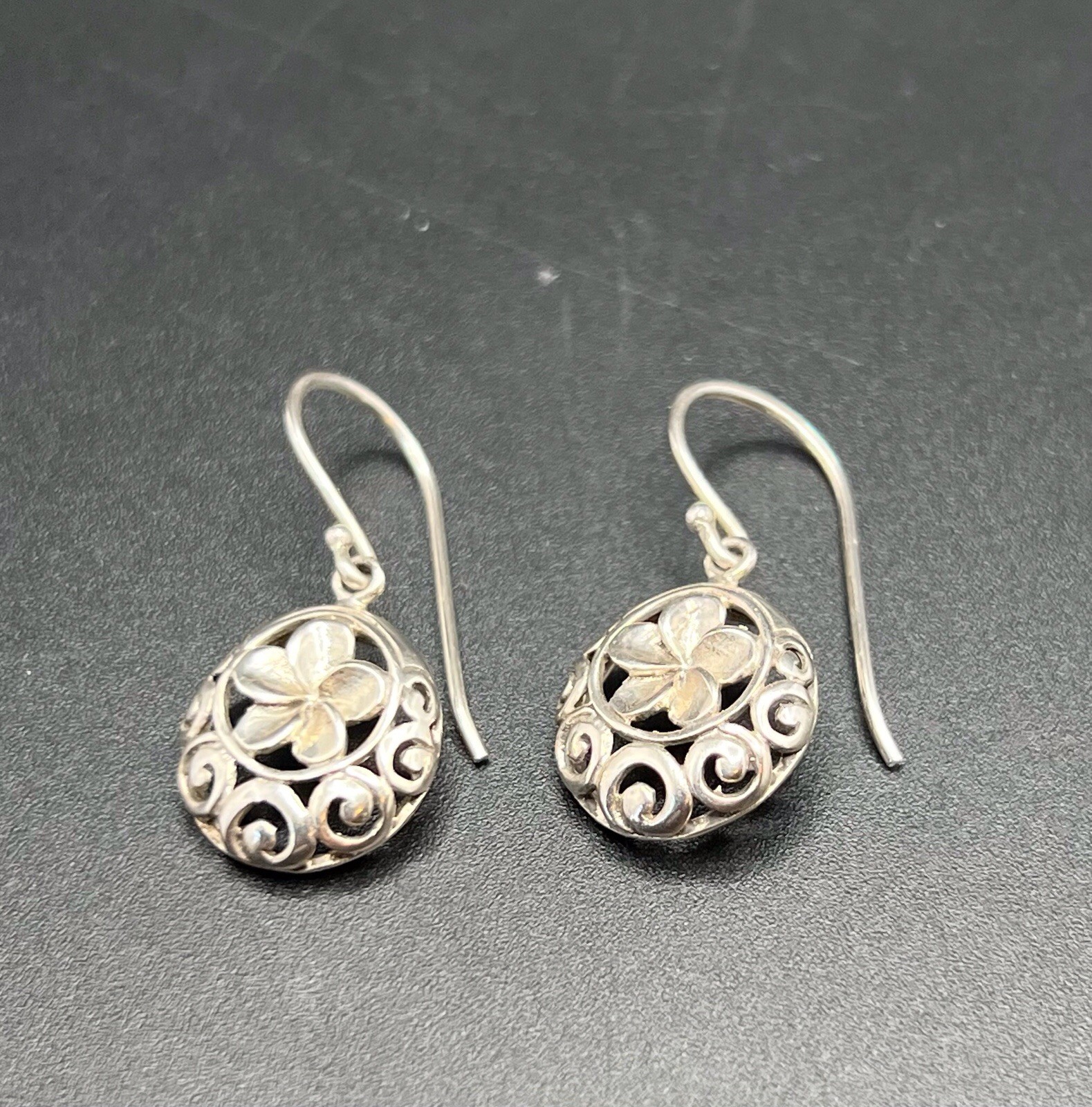 Hawaiian PLUMERIA FLOWER Filigree Motif Dangle Earrings 925 Sterling Silver