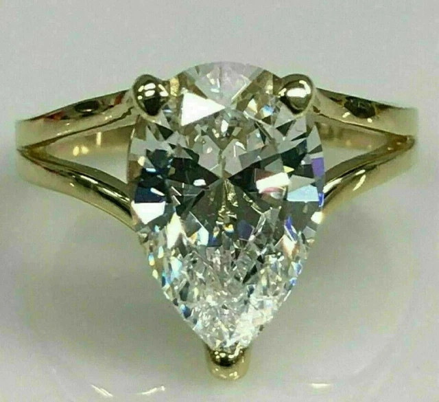 2Ct Pear Cut VVS1 Lab Created Diamond Engagement Wedding 14K Yellow Gold FN Ring