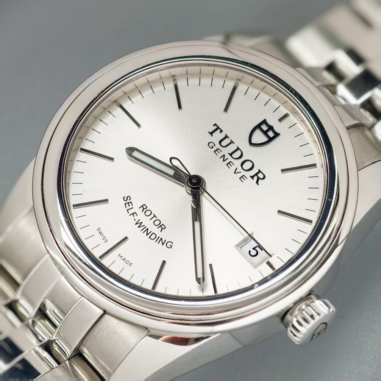 Tudor Sliver Scale Dial Glamour M55000-0005 Men’s Watch Automatic 36mm Date