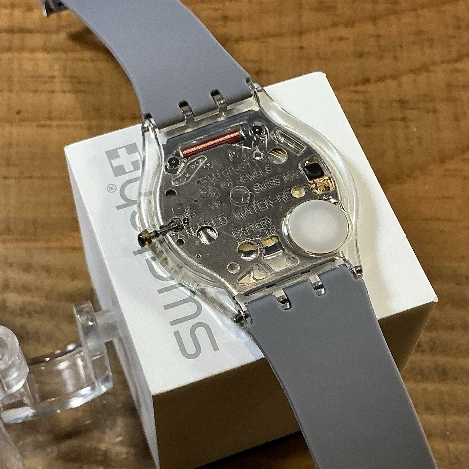SKIN – ULTRA THIN – SILVER DIAL / RED HANDS – 34mm