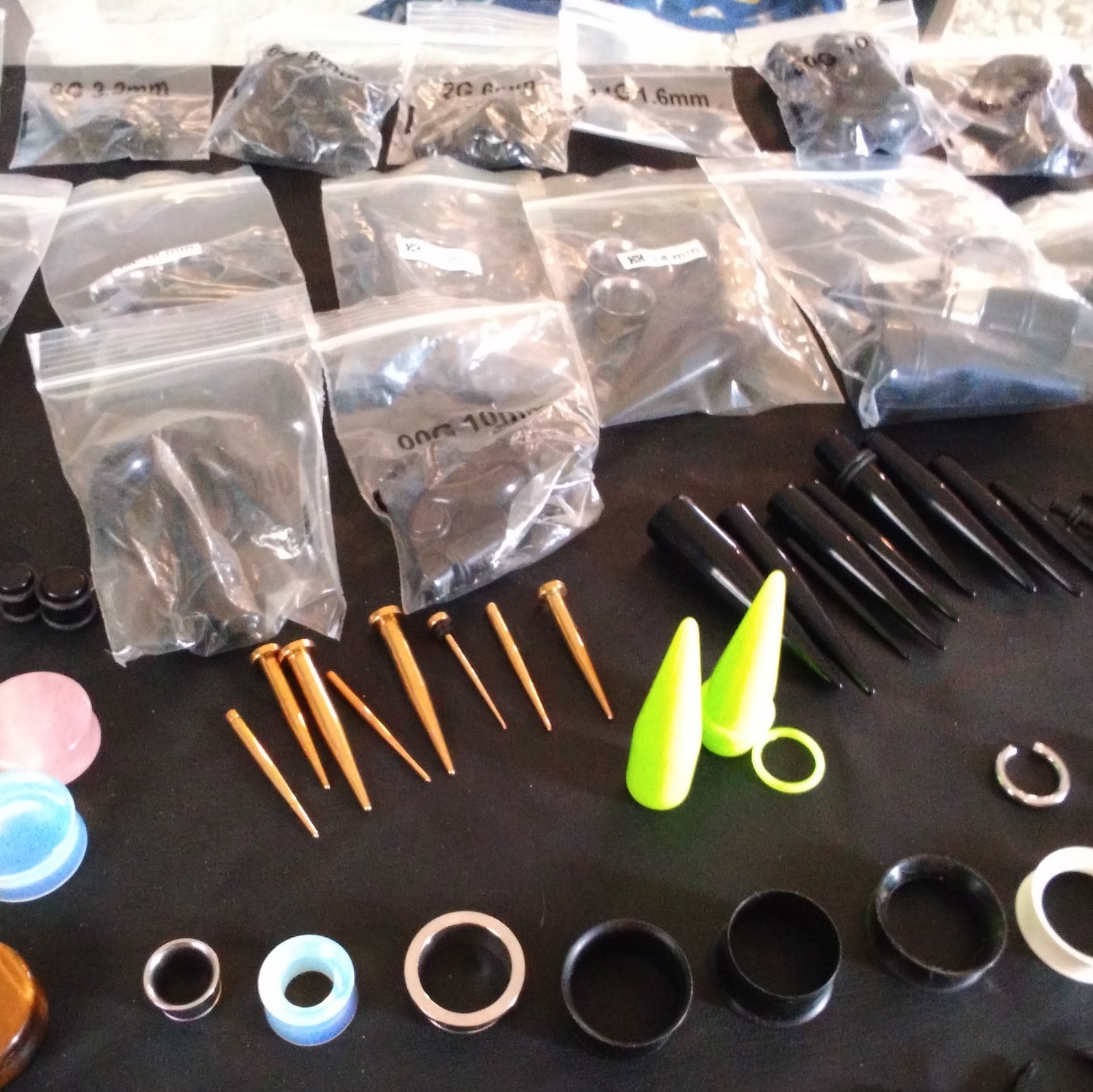 Mixed Lot Ear Plugs Tunnels Tapers Rings, Screw, Acrylic/Stainless, 10-24mm