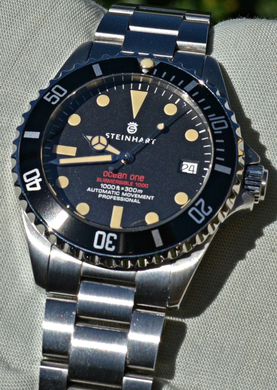 Steinhart Ocean One Red Sub Exclusively Edition For Gnomon Like New Full Set