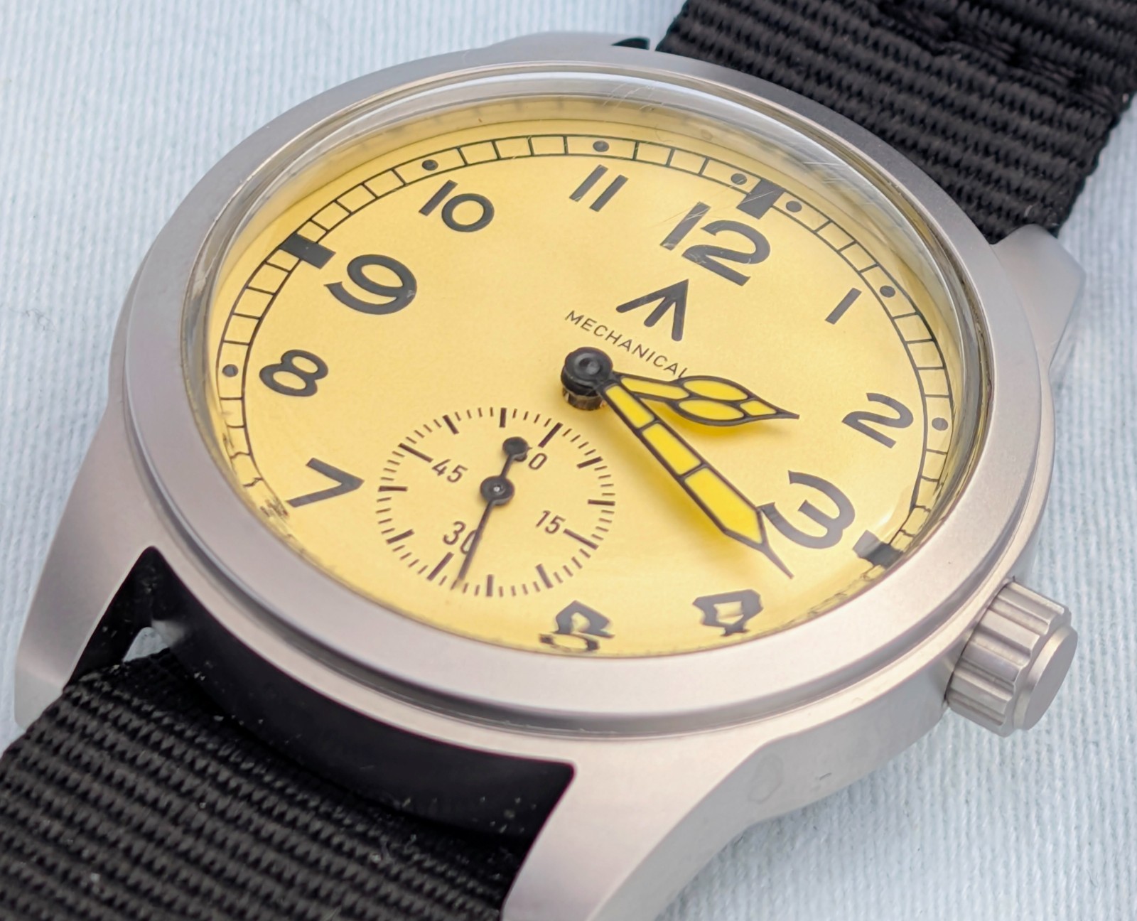 Mechanical Dirty Dozen Military watch Blasted Stainless steel Cream 39mm