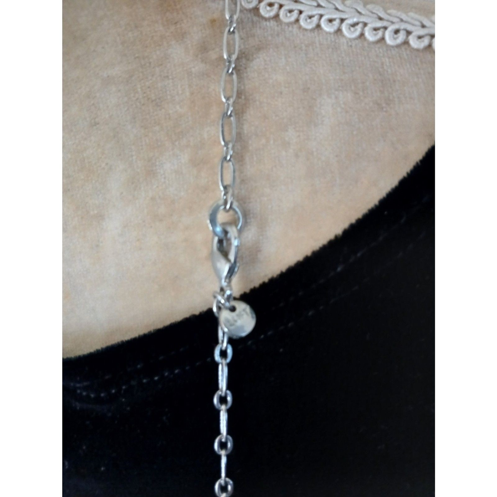 Ann Taylor Loft Silver Tone 32″ Chain Necklace With Asymmetrical Leaf Design
