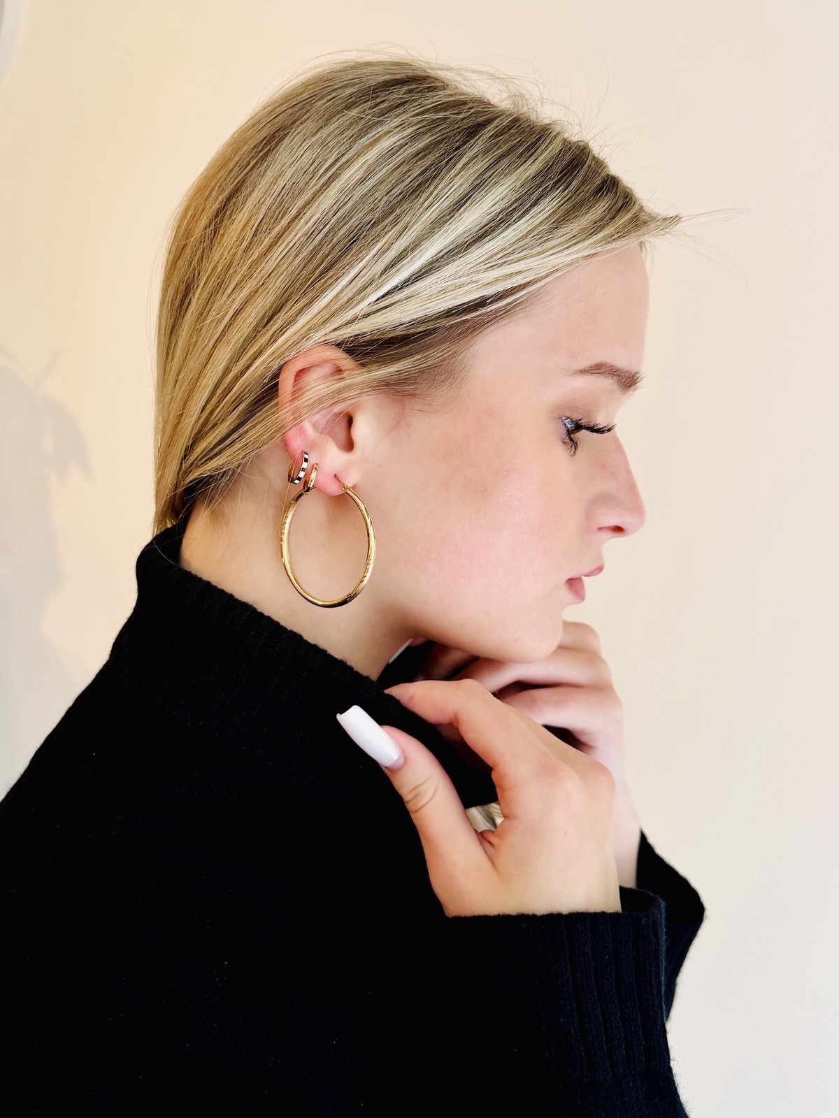 14K Yellow Gold Black & White Checkers Enamel Huggie Hoop Earrings Real Jewelry