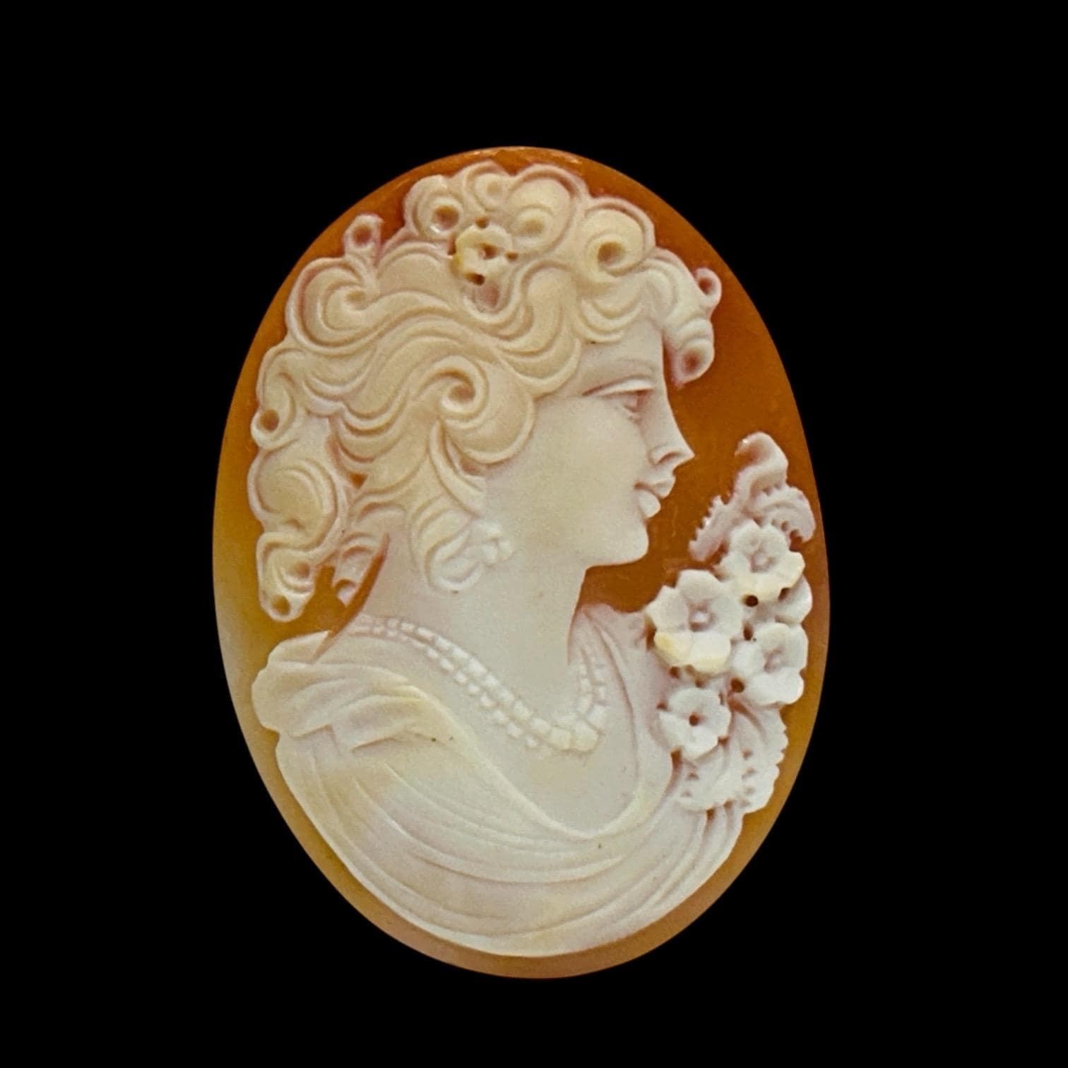 Vintage Shell Oval Loose Cameo Right Facing Woman Flowers