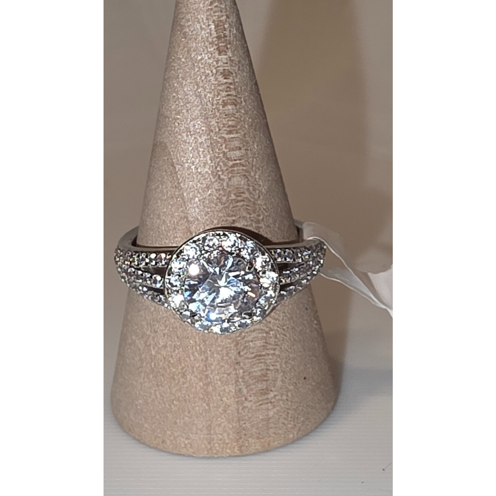RBP 5618 , Ring Bomb Party Ring, Endless Daydream, Size 8, NWT Rhodium Plating