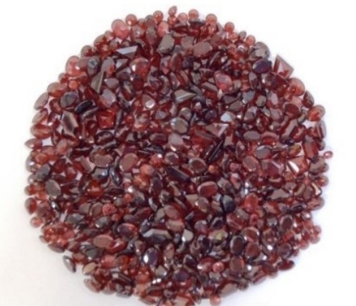 RED GARNET OVER 100 CARATS OF MIXED LOOSE FACETED GEMSTONES ALL NATURAL