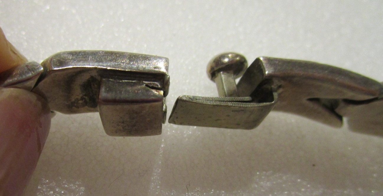 Vintage Mexico 526 Silvertone Hinged Panel Link Bracelet
