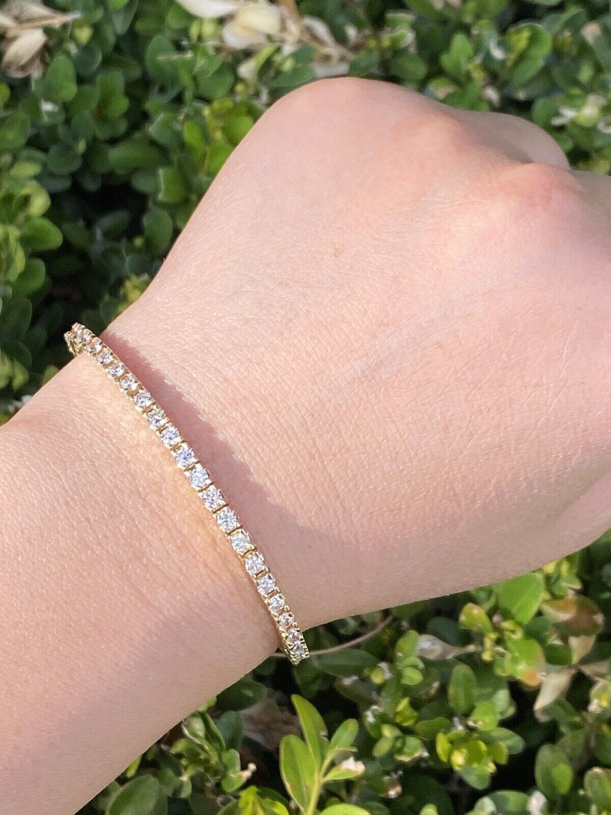 Round 5.50Ct GH/VS Natural Diamond Women’s Day Tennis Bracelet 14k Yellow Gold