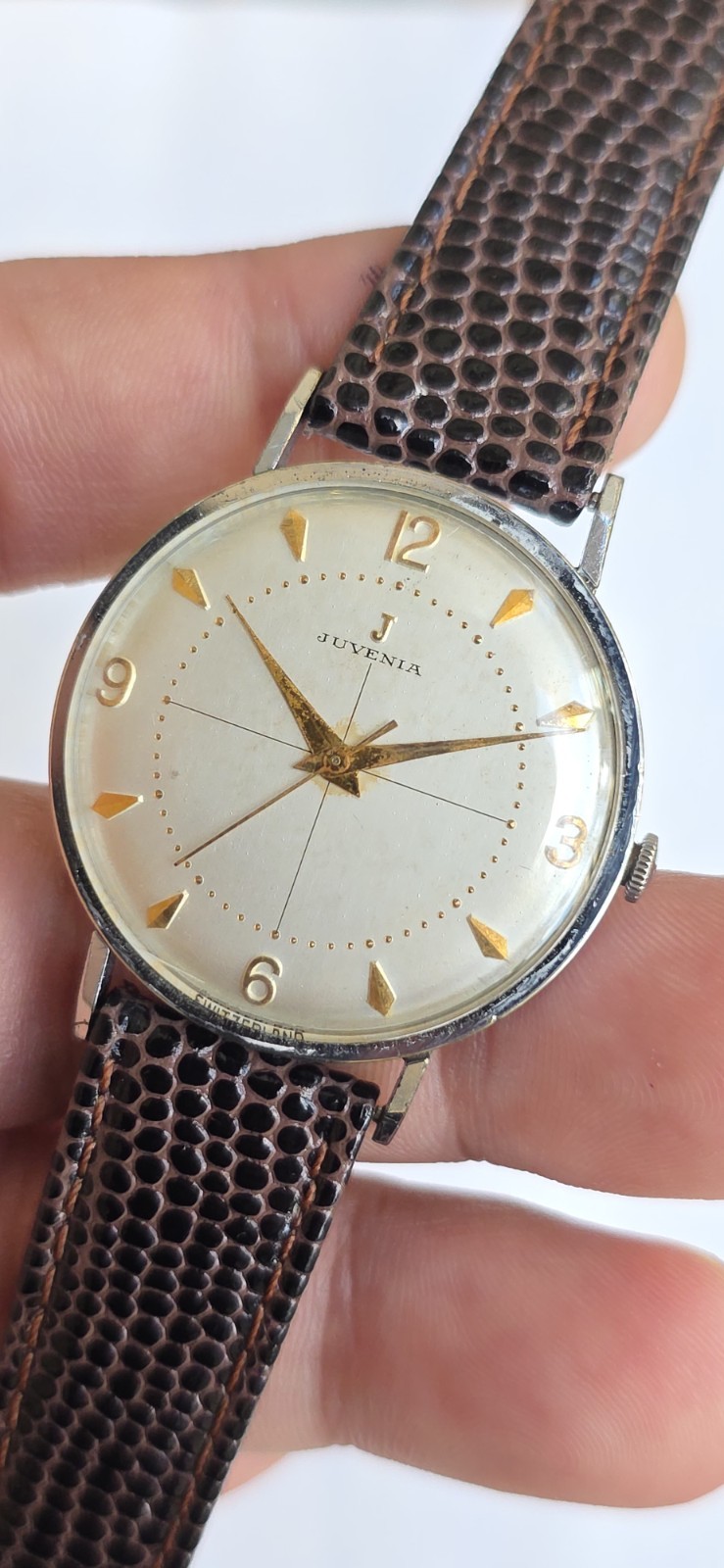 Vintage 1960’s Juvenia Cal. 612 Crosshair Dial Men’s 33mm Manual Wind Watch