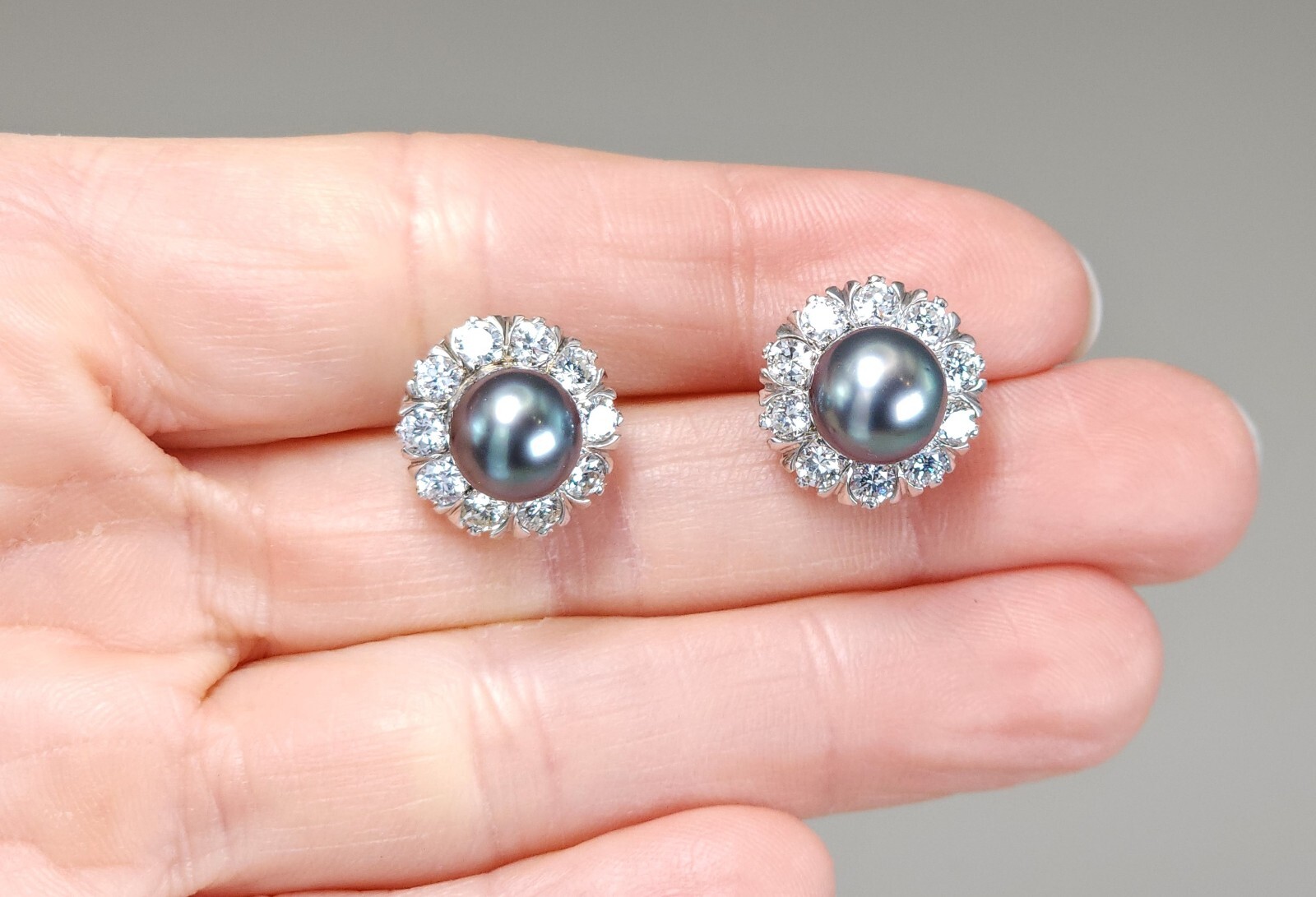 13k – 14k White Gold Diamond Tahitian Pearl Earrings 2ctw Black Grey 8.7mm Halo