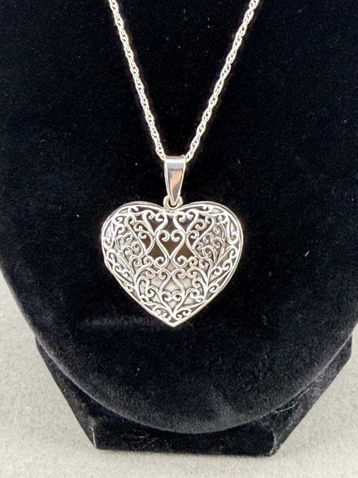 Vintage 925 Sterling Silver Filigree Heart Locket Necklace 30mm 18″ Chain 13.1g