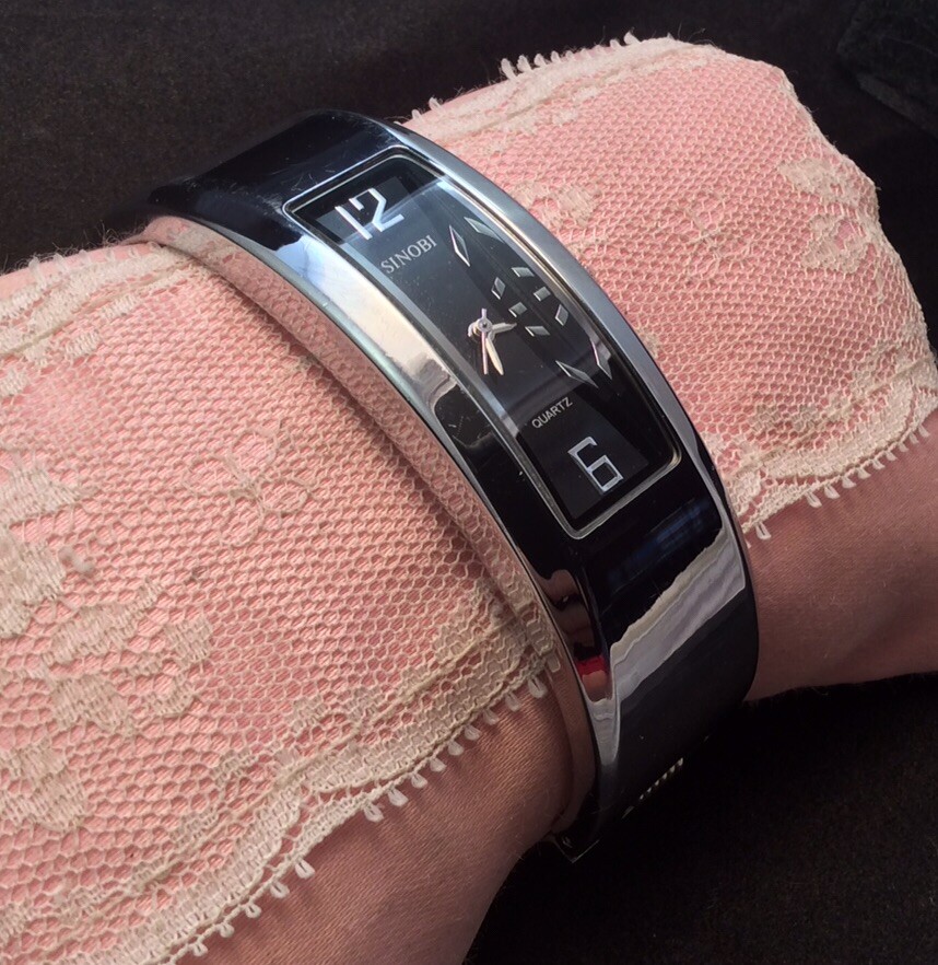 Vintage Curvy Water Resistant Silver Tone SINOBI Quartz Watch Bangle Band Works